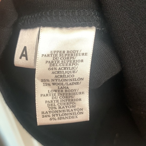 Ann Taylor Paisley Jacquard Short Sleeved Green and Black Top - Size S - Picture 9 of 12